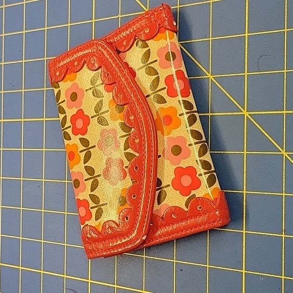 Vera Bradley Frill Pleather Wallet Floral 4 x 6 - Picture 1 of 12